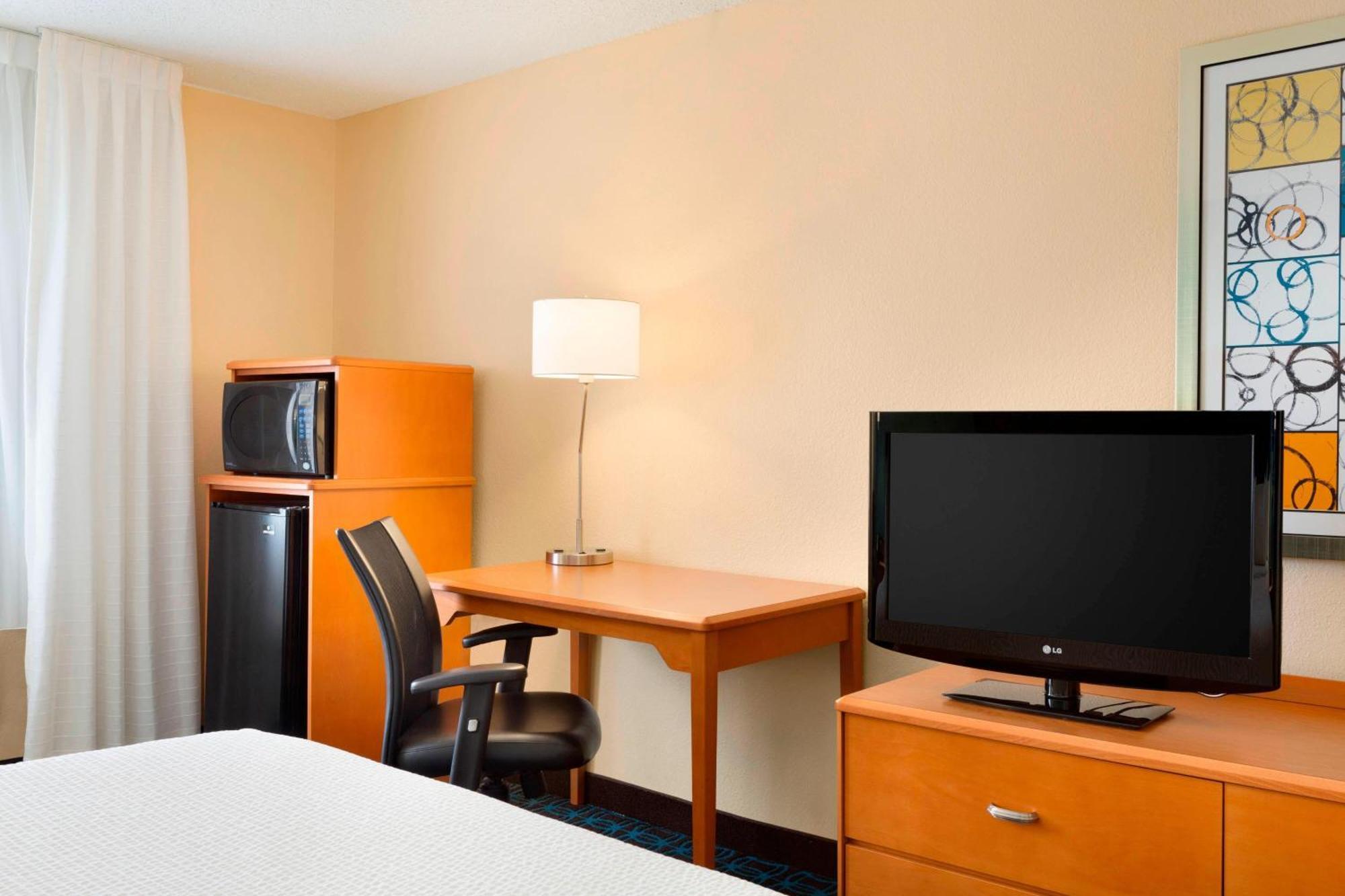 Fairfield Inn & Suites Fort Worth University Drive Экстерьер фото
