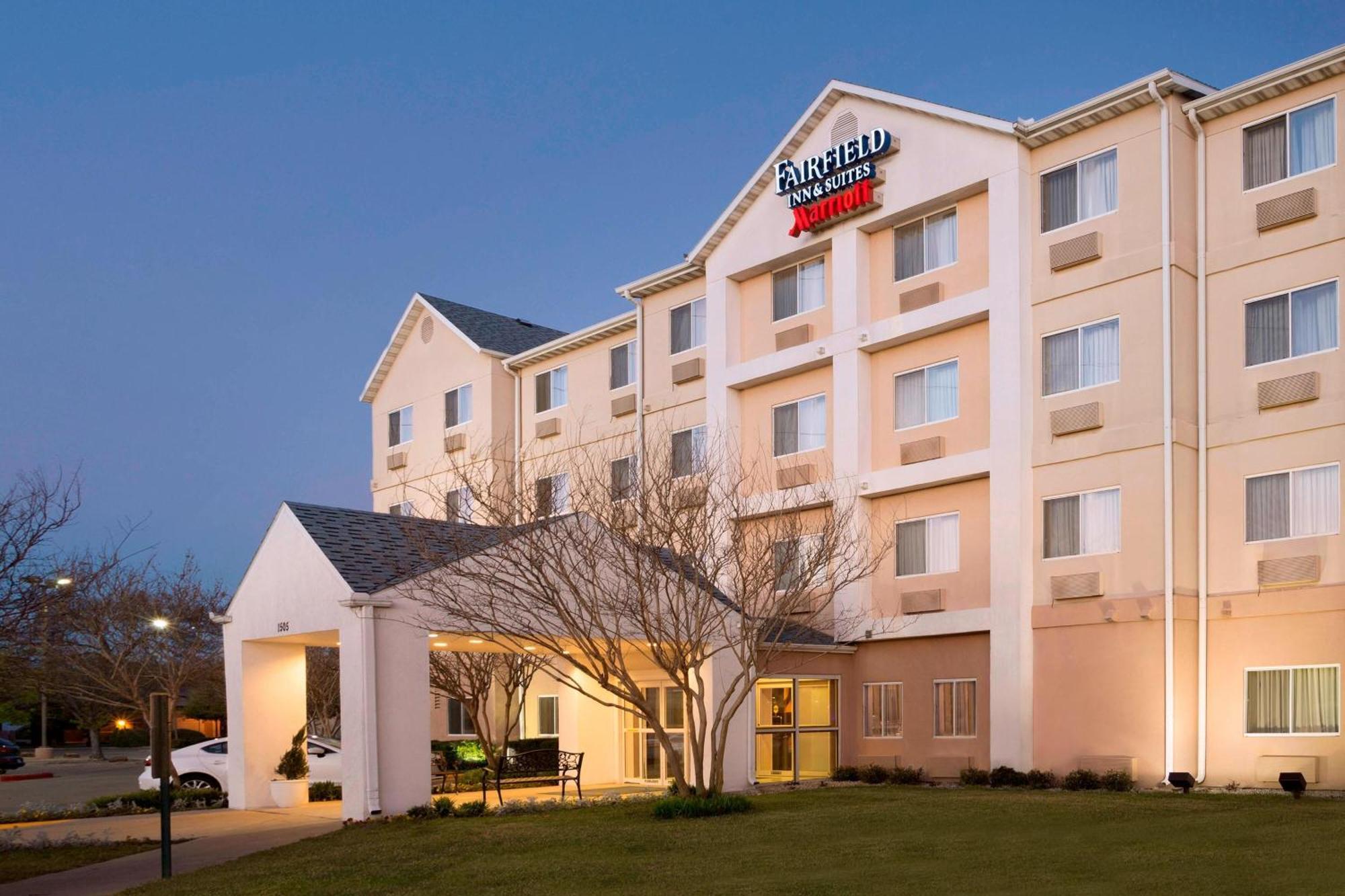 Fairfield Inn & Suites Fort Worth University Drive Экстерьер фото